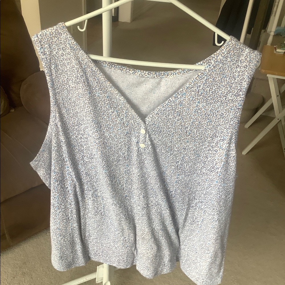 Tank Tops - Picture 14 of 16